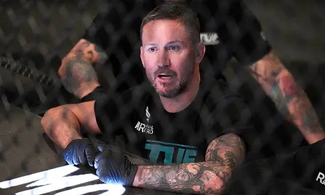 Conor McGregor knee injury: Coach explains what happened at UFC 329