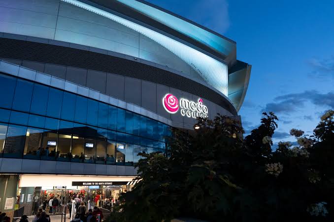 Who is leading Portland’s Moda Center negotiations with the Blazers?