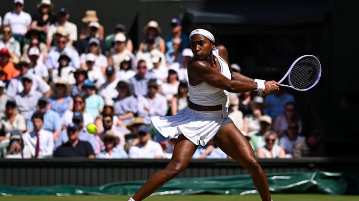 Coco Gauff beats Jessica Pegula to reach Wimbledon semifinals as temperature rises