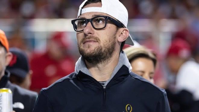 Johnny Manziel wins MMA debut vs Bob Menery: Full card results