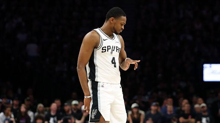 Spurs rule De'Aaron Fox out of Game 1 vs. Thunder due to ankle soreness