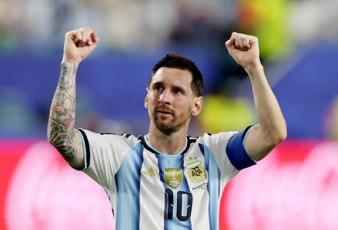 Lionel Messi scores 20th World Cup goal, extends streak to 8 games and takes Golden Boot lead