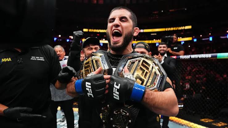 Jon Jones shows support for Dustin Poirier