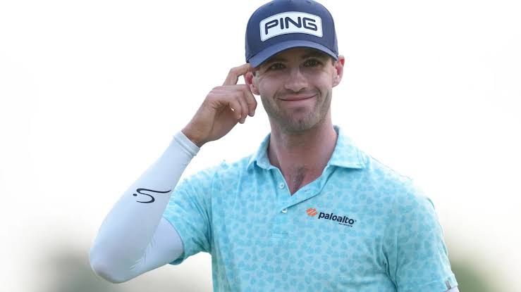Alex Smalley sits atop tight leaderboard at Aronimink heading into final round of 2026 PGA Championship