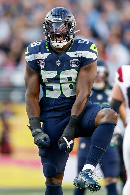 Seahawks agree to three-year extension with edge rusher Derick Hall