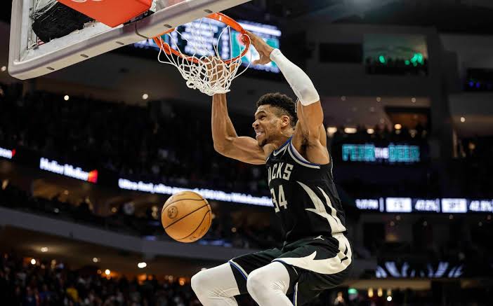 Celtics rival emerges as top contender for Giannis Antetokounmpo trade