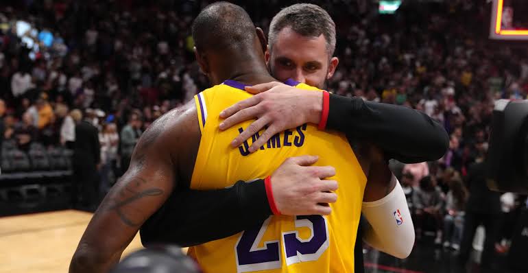 LeBron James ‘likely’ to return to Lakers, Kevin Love could join him