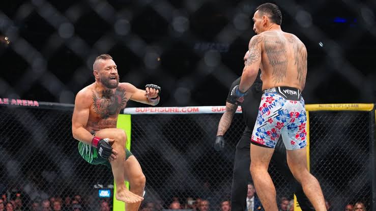 McGregor injures leg on opening kick vs. Holloway at UFC 329