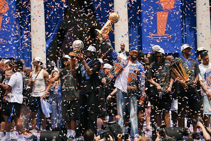 From the subway to the streets, New York gave the Knicks the celebratory parade they deserved