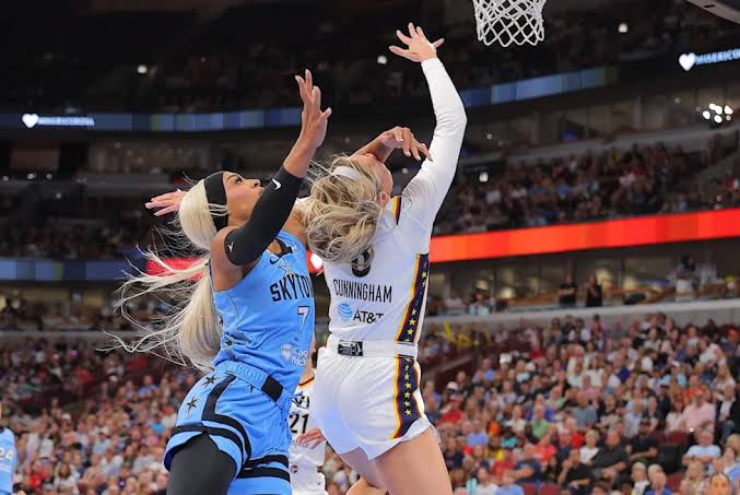 “Was Never Intentional”: DiJonai Carrington Speaks Out on Sophie Cunningham Foul as Sky Coach Backs Her Amid Debate