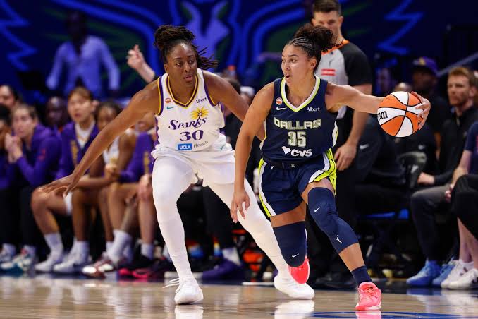 Dallas’ Azzi Fudd becomes first rookie to win 3-point shootout