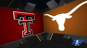 Texas Longhorns win back-to-back national championships at Devon Park