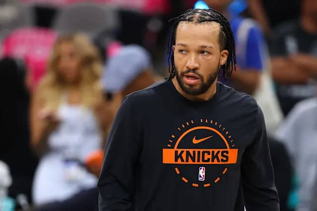 Knicks star Jalen Brunson playing despite sustaining apparent knee and ankle injuries in NBA Finals Game 1