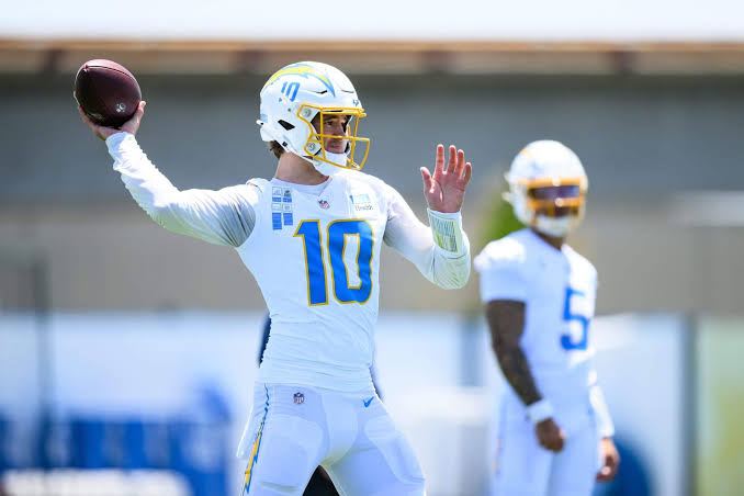 Chargers QB Justin Herbert is back in the building, and 6 other takeaways from OTAs - The Athletic