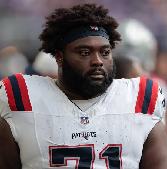 Mike Onwenu takes big pay cut in renegotiated Patriots contract
