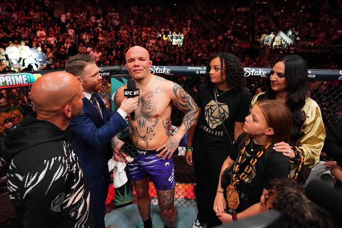 Anthony Smith’s wife, manager release statements after his recent arrest