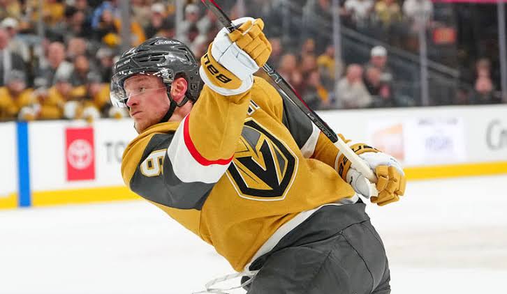 Hurricanes vs Golden Knights Prediction, Picks & Odds for Tonight's Stanley Cup Final Game 4