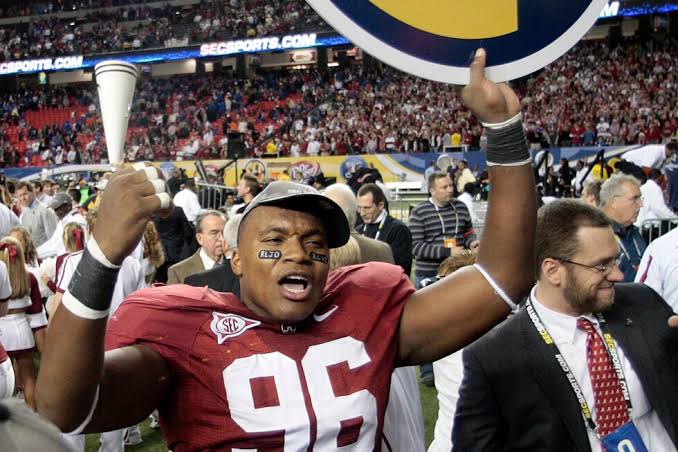 Prosecutors say makeup, wigs helped former Alabama tackle impersonate NFL players in $20M fraud