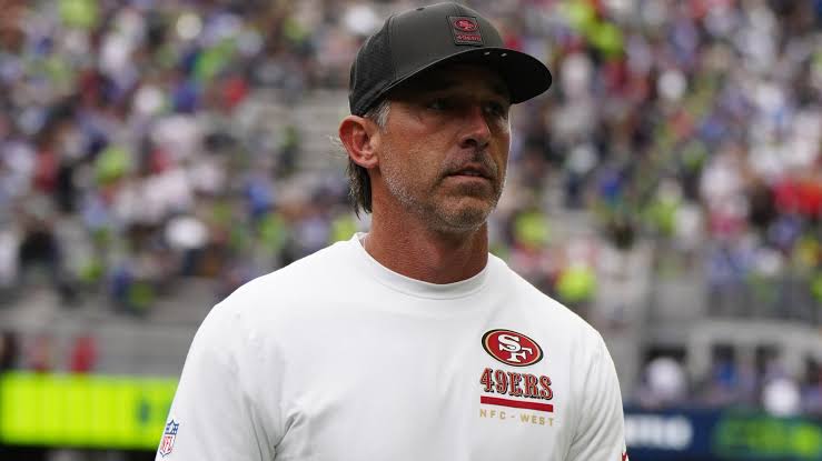 Kyle Shanahan Attends 49ers Training Camp After Being Injured in Car Crash