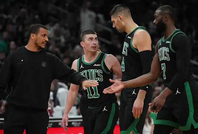 Joe Mazzulla named NBA Coach of the Year after Celtics overcame Jayson Tatum injury, numerous personnel changes to claim No. 2 seed