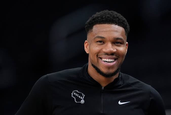 Giannis Antetokounmpo’s 2 biggest trade suitors revealed with deal zone nearing