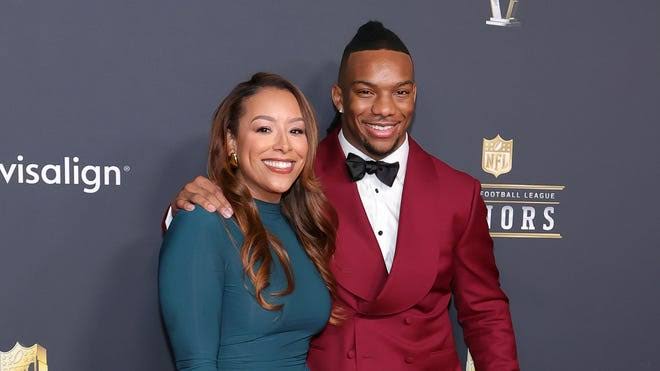 Bijan Robinson's agent Nicole Lynn celebrates historic deal with signature saying