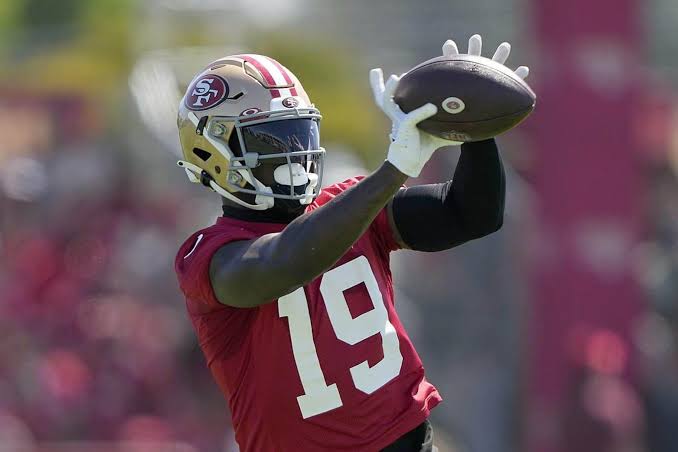 49ers’ Deebo Samuel arrives in ‘really good shape,’ makes waves in first practice