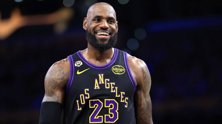 LeBron James informs Lakers he plans to play elsewhere in 2026-27