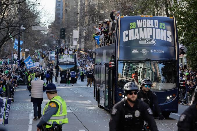Silicon Valley VC giant Vinod Khosla and family to buy Seattle Seahawks for $9.6 billion