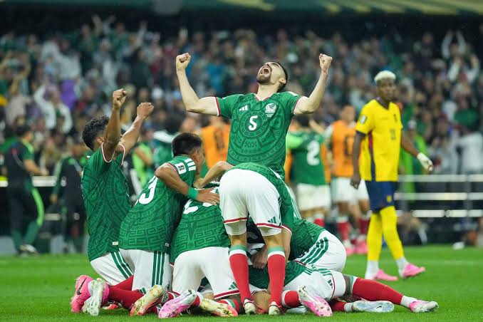 How England can handle the ‘mental bomb’ of the Azteca: Fireworks, fire alarms and worse - The Athletic