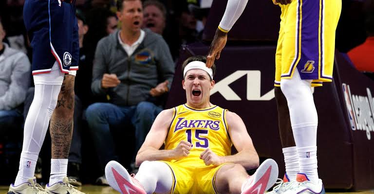 Austin Reaves agreed to less money on new contract to give Lakers more flexibility