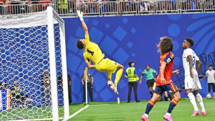 Meet the 40-year-old goalkeeper who blanked Spain in Cape Verde’s historic draw