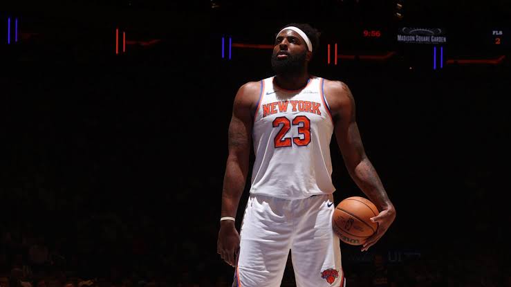 Knicks C Mitchell Robinson suffers pinkie finger injury