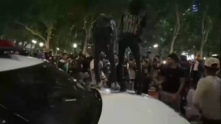 Bryant Park Knicks watch party ends with 21 arrests after disorderly behavior, 5 NYPD officers injured