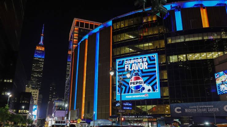 Knicks say $1M was winning auction bid for 2 celebrity row seats