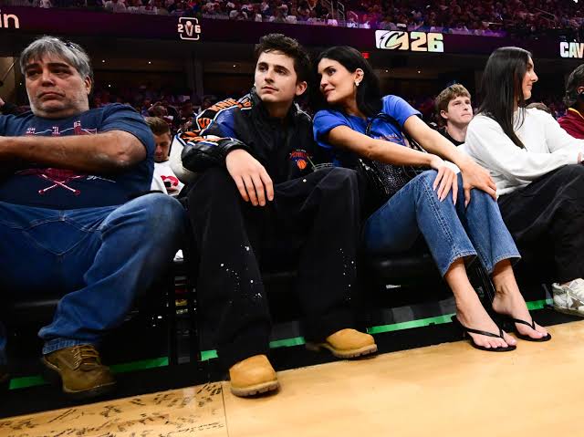 How much does it cost to sit courtside at a New York Knicks NBA Finals game?