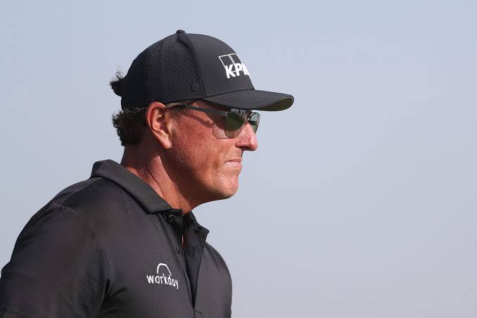 Phil Mickelson’s golf club membership revoked after alleged misconduct with employee - The Athletic