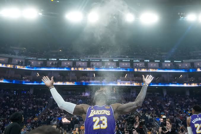 Report: Donovan Mitchell trying to woo LeBron James to Cavaliers