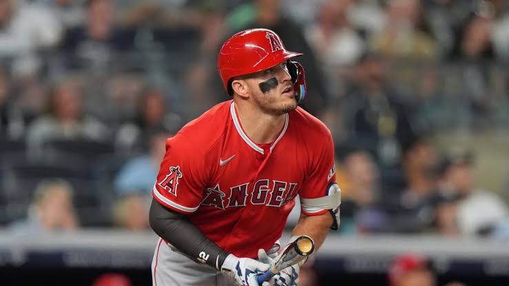 Trout's FIFTH homer of series is most by visiting player ever vs. Yankees