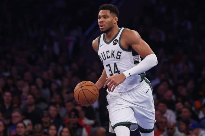 Rival Teams Call Bucks’ Asking Price For Giannis ‘Unrealistic’
