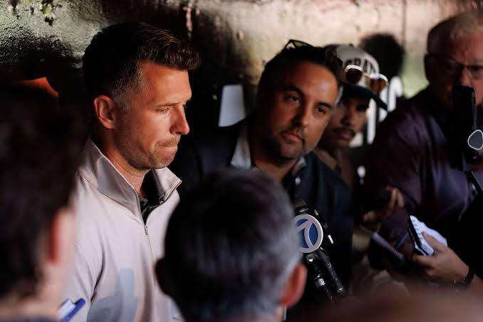 As Buster Posey dodges Giants Pride Night questions, Rafael Devers explains his testy moment