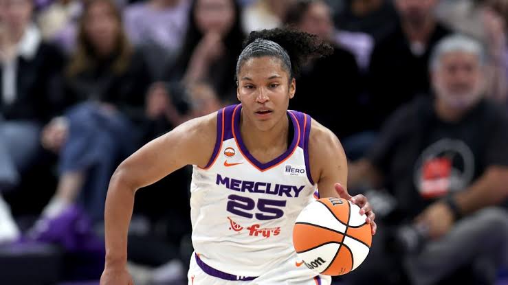 Alyssa Thomas' flagrant foul on Caitlin Clark has been 'blown out of proportion,' says WNBA legend