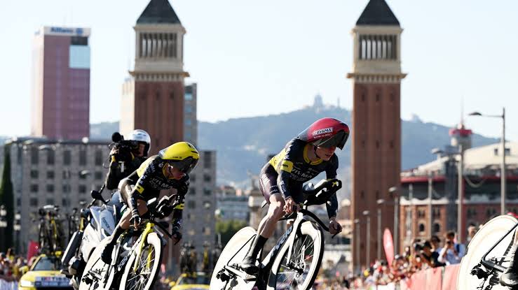 Pogačar starts quest for 5th Tour de France title, but Vingegaard takes early edge in Barcelona