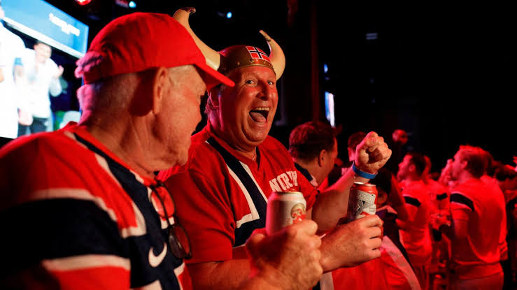 World Cup fans from around the globe share 1st US food experiences on social media