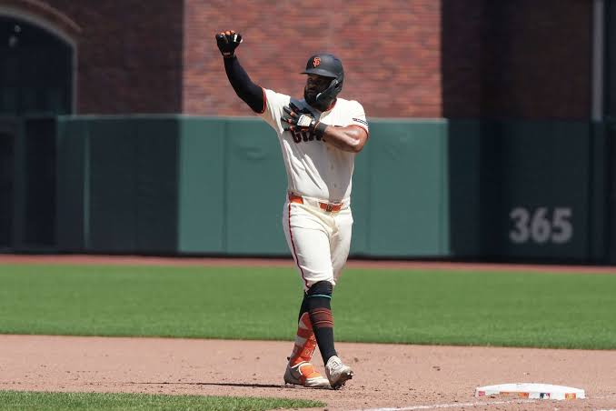 SF Giants player bat-flips single in 9th that broke up no-hitter in 10-0 loss
