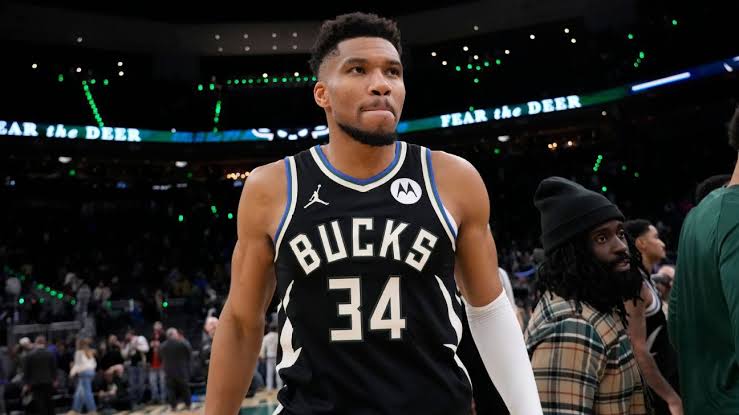 Sources: Giannis Antetokounmpo trade finalists are Celtics, Heat