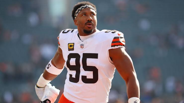 Browns trade Myles Garrett to Rams for Jared Verse, three picks