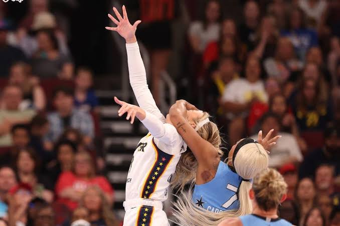 DiJonai Carrington ejected for Flagrant 2 foul on Sophie Cunningham in Fever-Sky game