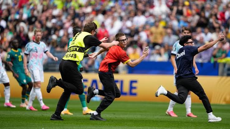 5 arrested after fans run onto pitch during match between Senegal, Belgium in Seattle