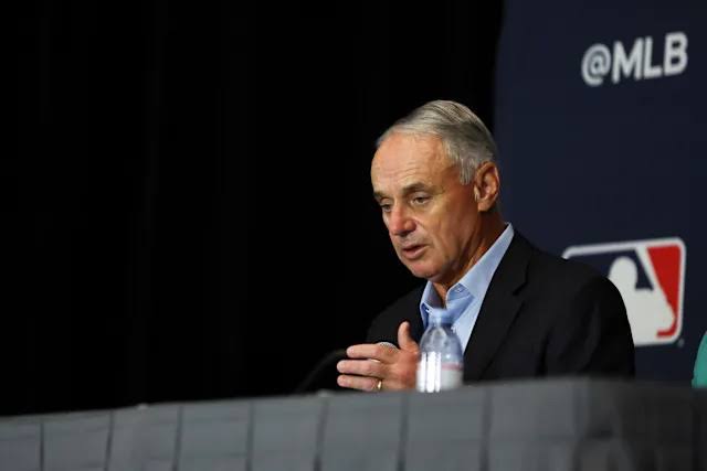 MLB reportedly submits first CBA proposal to union, which includes a hard salary cap and a $171M salary floor
